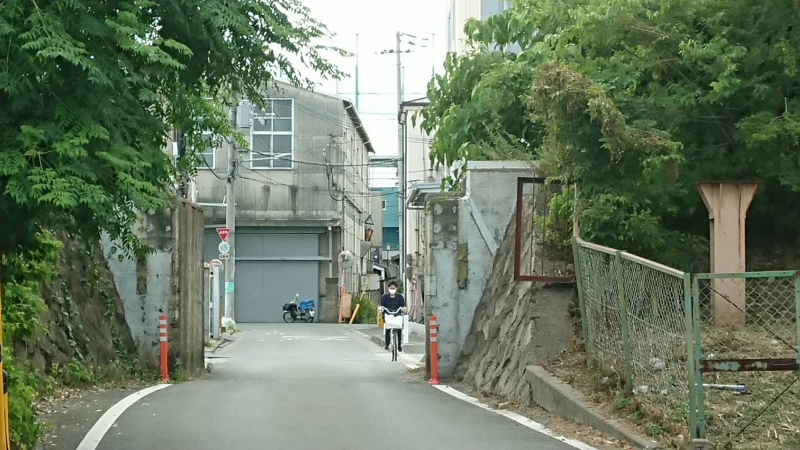 地元の道　狭路