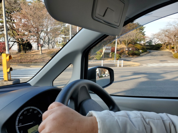 川崎市麻生区　運転女性