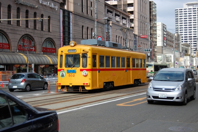 慣れていないペーパードライバーが運転しにくい阪堺電車との並走