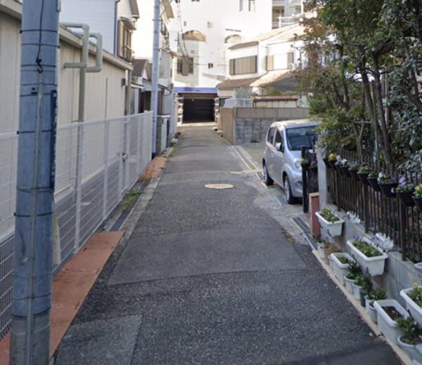 自宅前の道路
